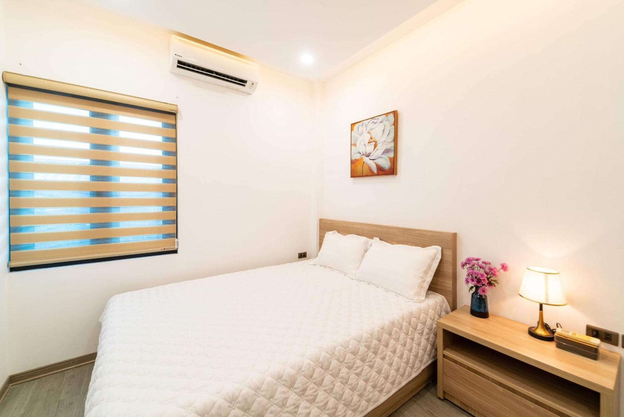 Apartment 2ce & *