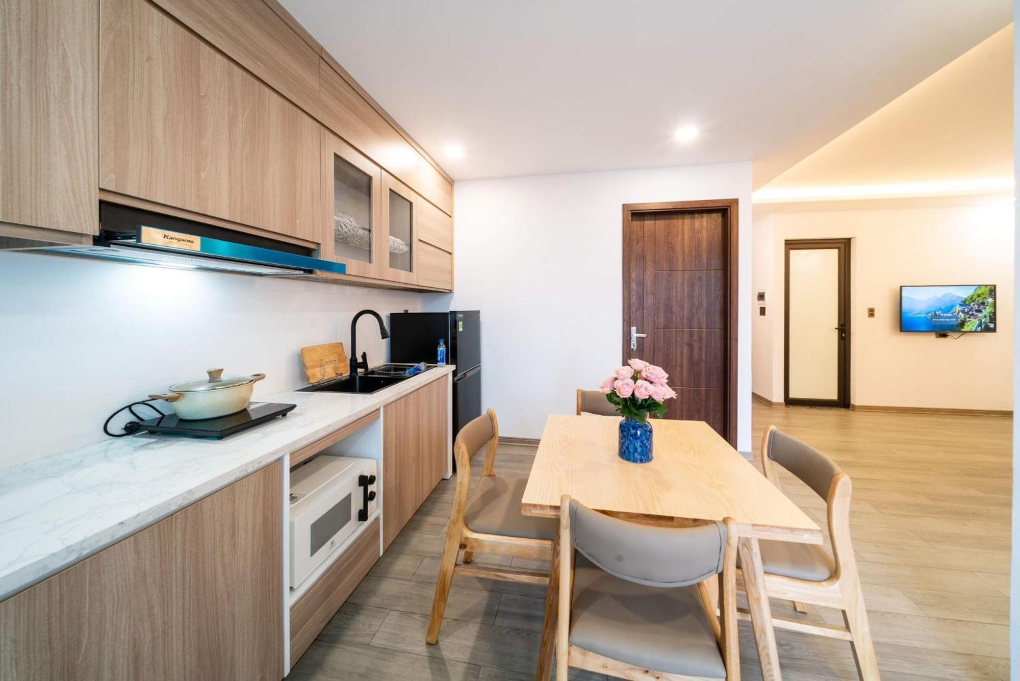 Apartment 2ce & *