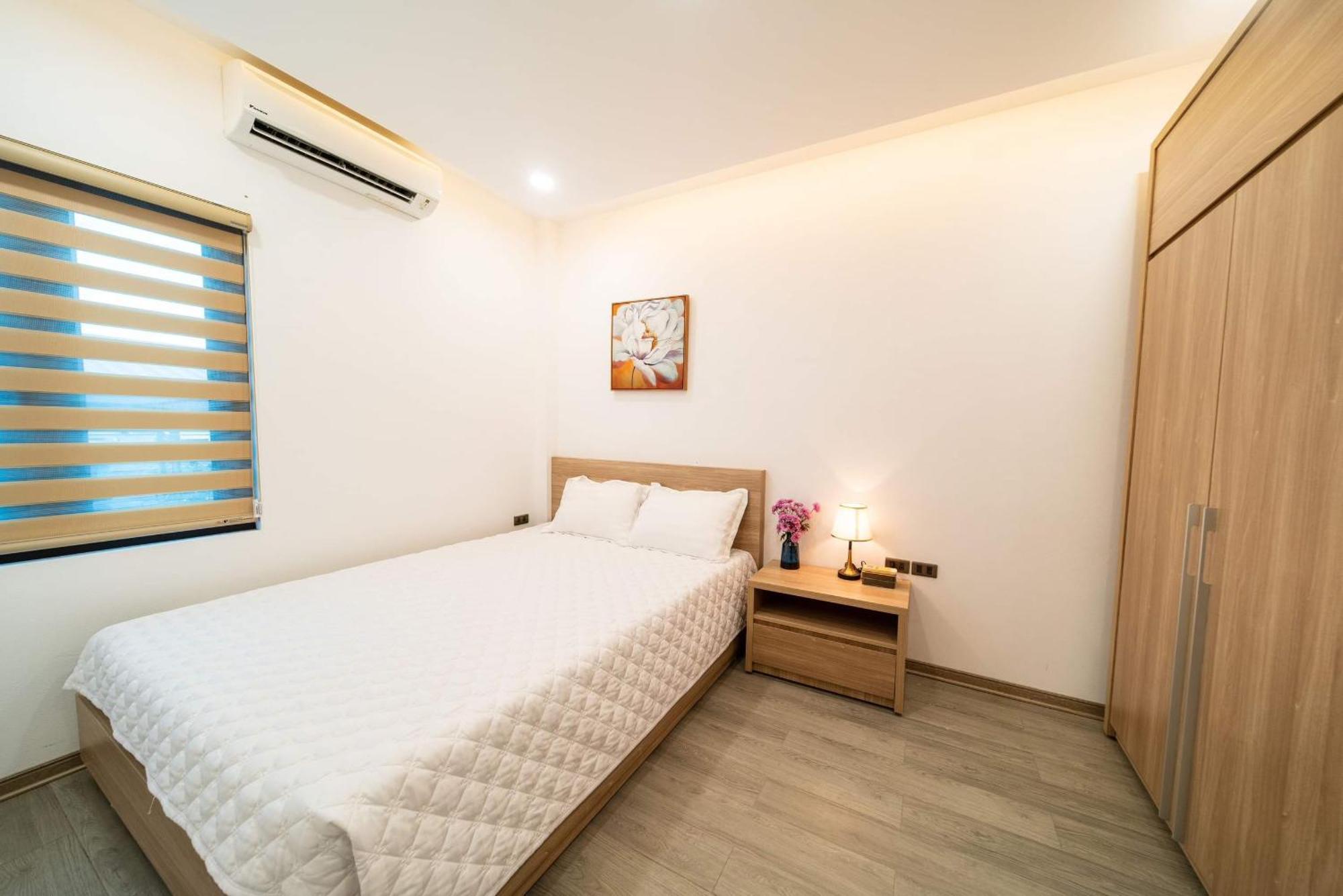 Apartment 2ce & *